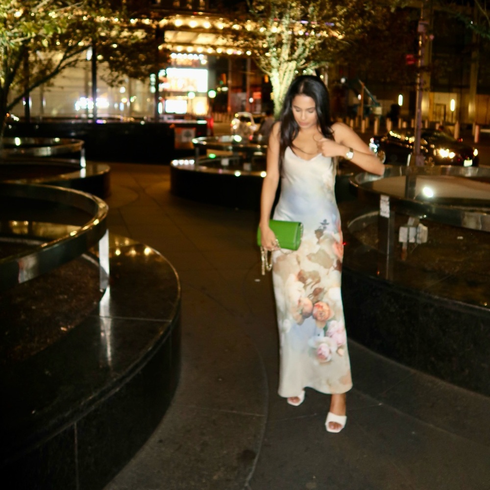 BRYONY ROSALIA DRESS IN SUNRISE BLUE
ALLSAINTS worn once, perfect condition